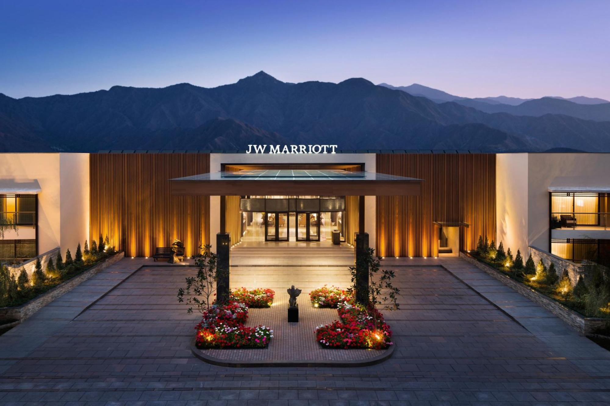 Jw Marriott Mussoorie Walnut Grove Resort & Spa Exterior photo