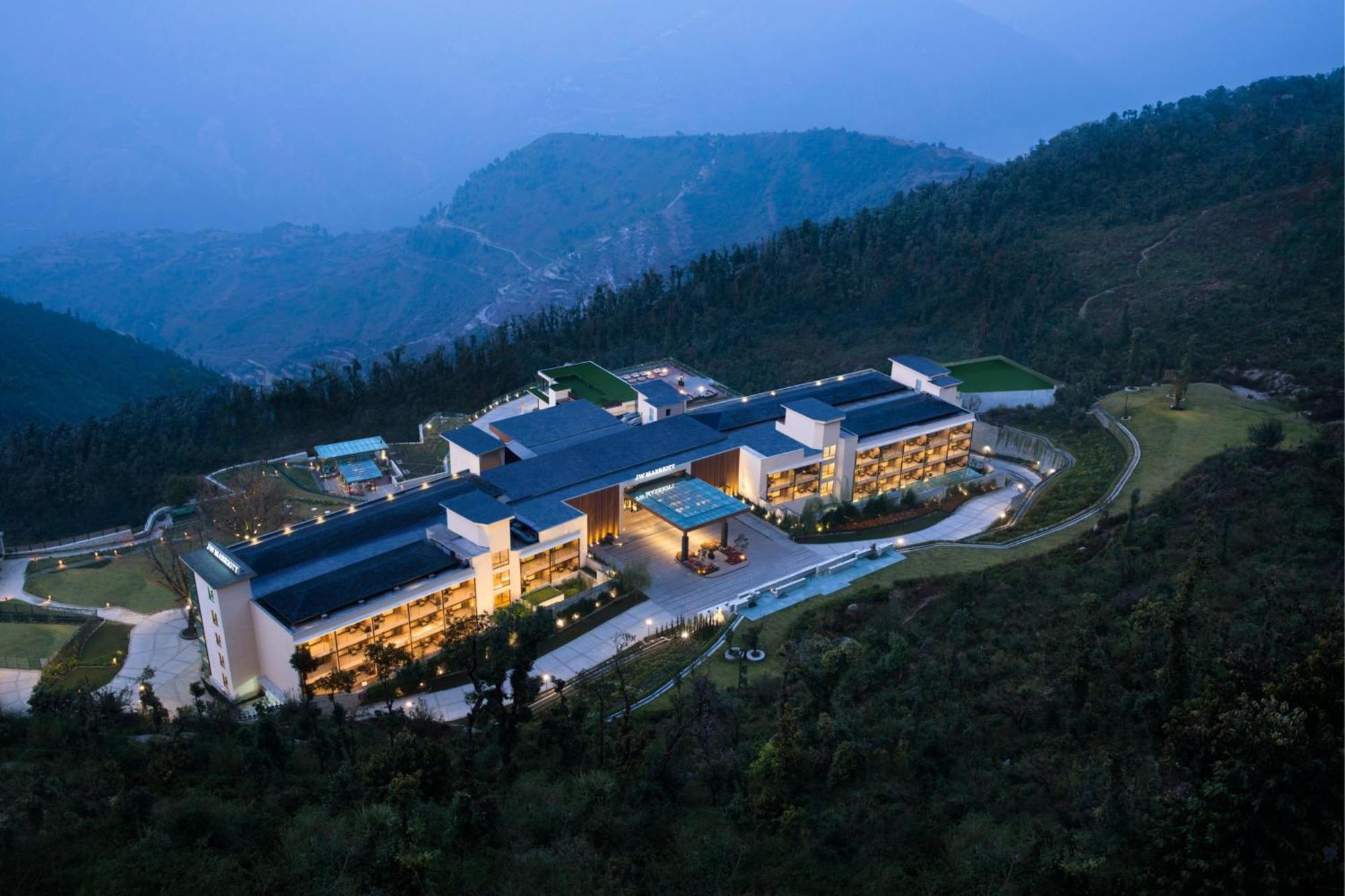 Jw Marriott Mussoorie Walnut Grove Resort & Spa Exterior photo